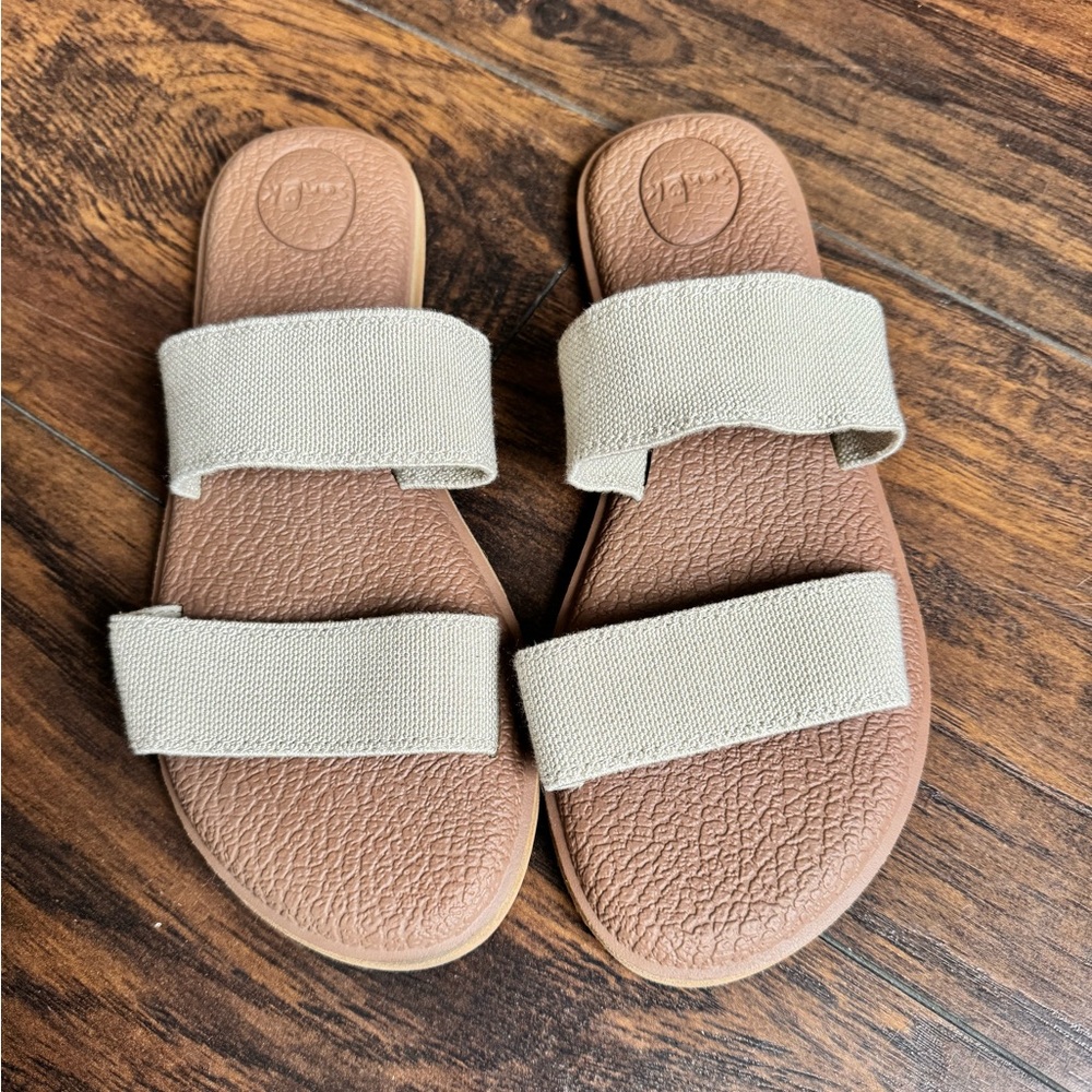 Sanuk Yoga Gora Sandal